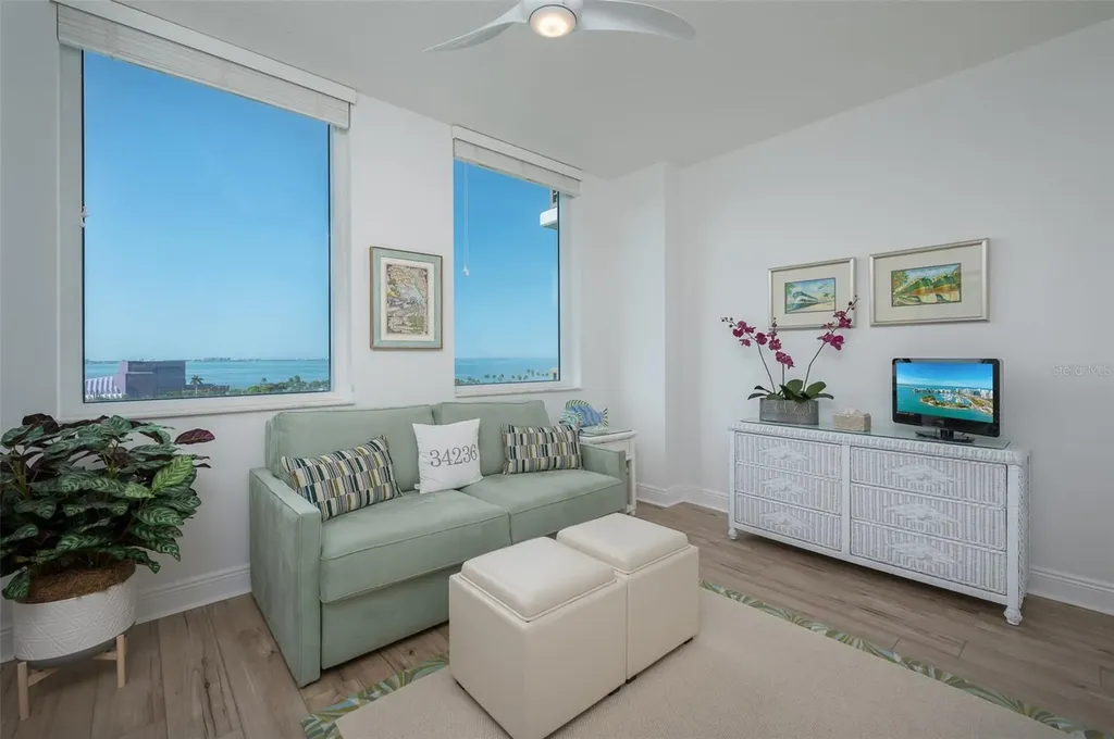 800 N Tamiami Trail Sarasota FL 34236