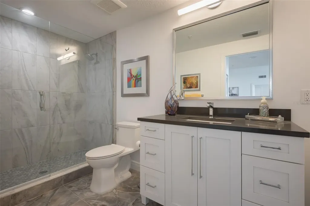 800 N Tamiami Trail Sarasota FL 34236