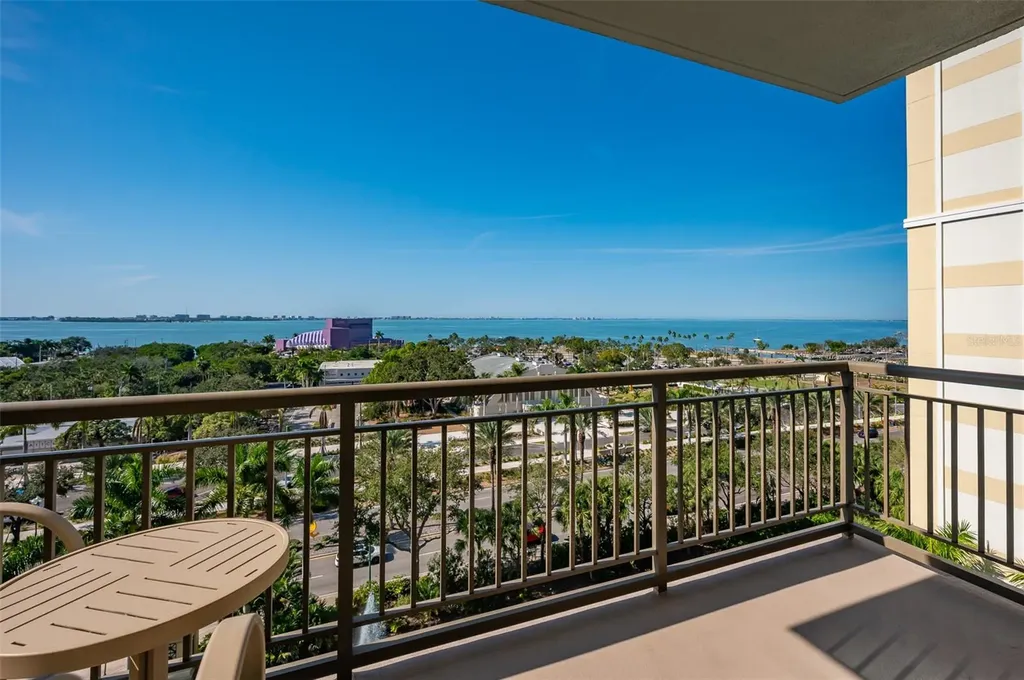800 N Tamiami Trail Sarasota FL 34236