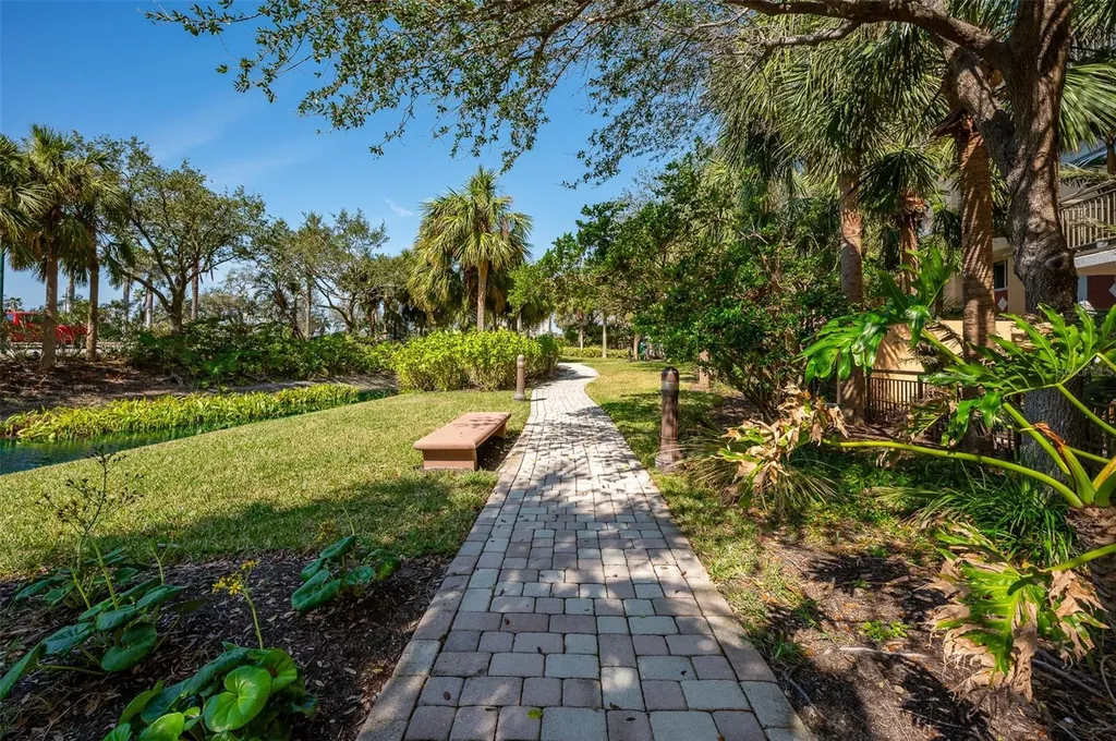 800 N Tamiami Trail Sarasota FL 34236