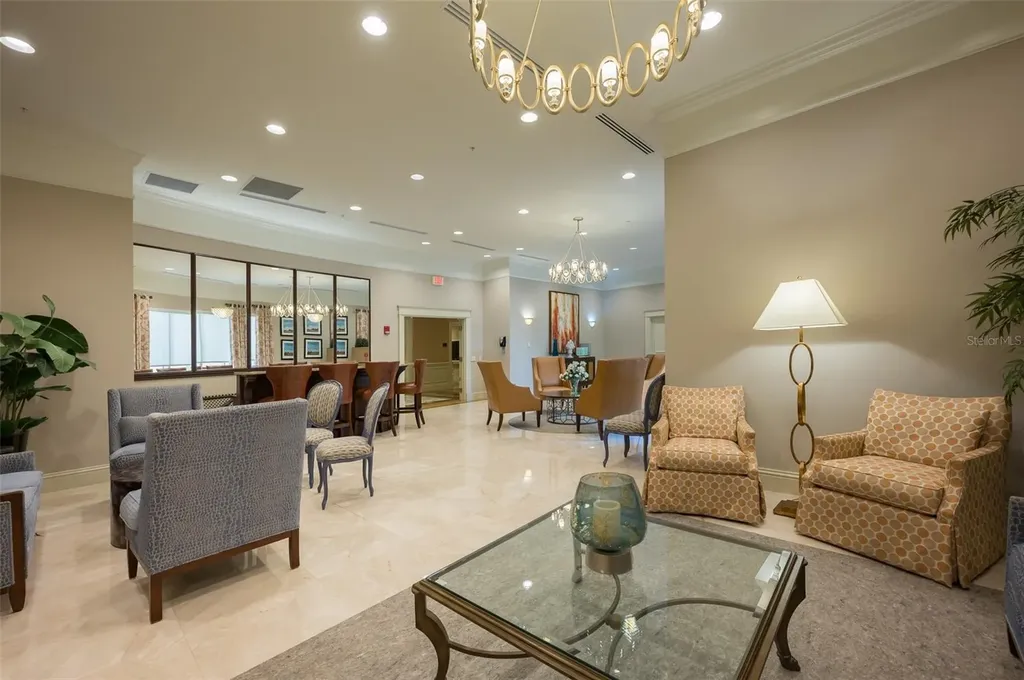 800 N Tamiami Trail Sarasota FL 34236