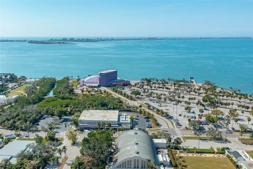 800 N Tamiami Trail Sarasota FL 34236