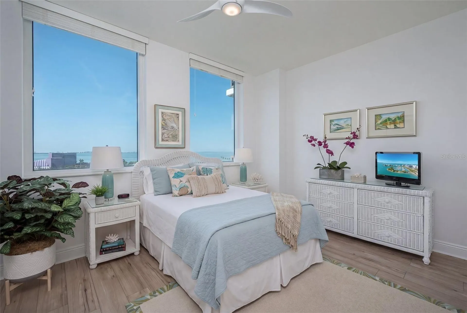 800 N Tamiami Trail Sarasota FL 34236