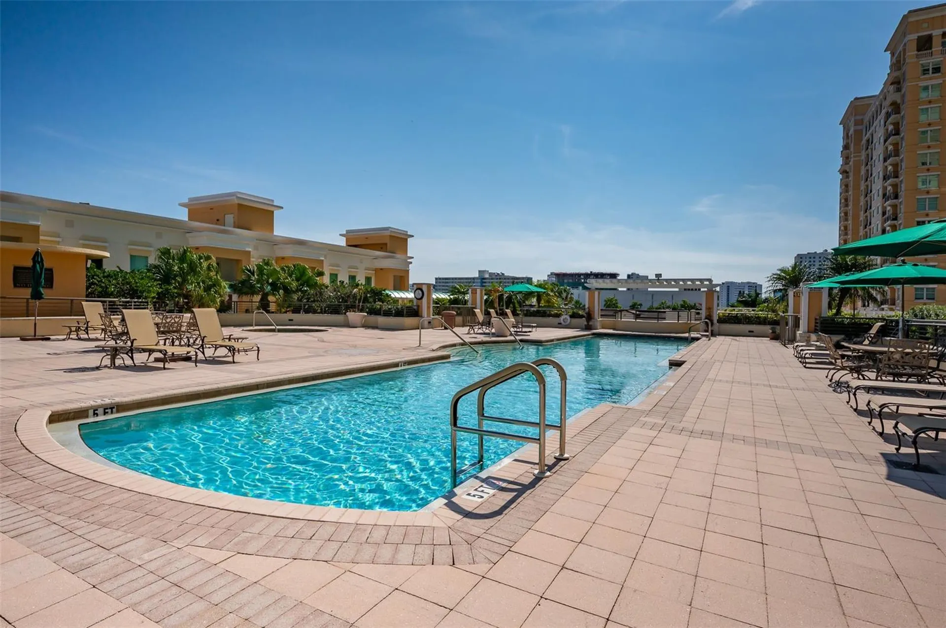 800 N Tamiami Trail Sarasota FL 34236