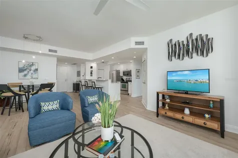800 N Tamiami Trail Sarasota FL 34236