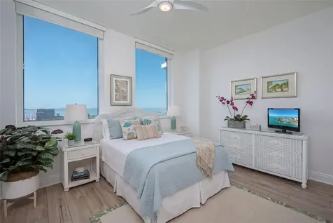 800 N Tamiami Trail Sarasota FL 34236