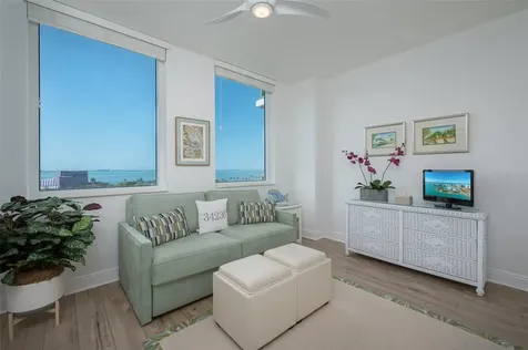 800 N Tamiami Trail Sarasota FL 34236