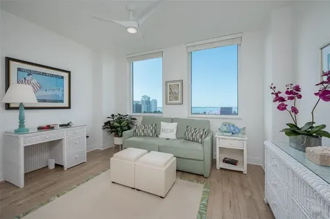 800 N Tamiami Trail Sarasota FL 34236