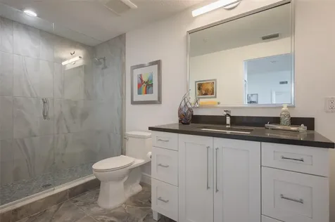 800 N Tamiami Trail Sarasota FL 34236