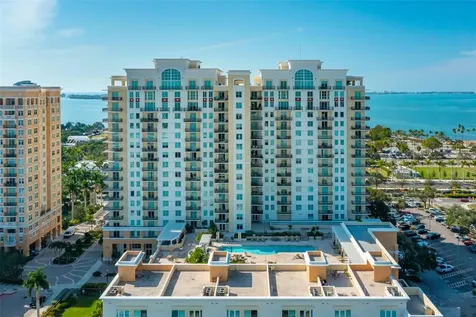 800 N Tamiami Trail Sarasota FL 34236