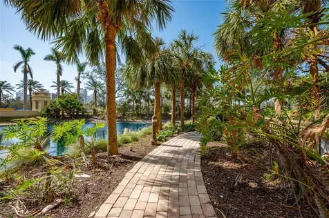 800 N Tamiami Trail Sarasota FL 34236