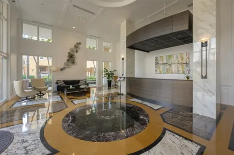 800 N Tamiami Trail Sarasota FL 34236