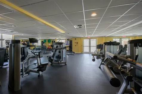 800 N Tamiami Trail Sarasota FL 34236