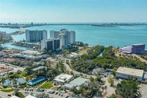 800 N Tamiami Trail Sarasota FL 34236