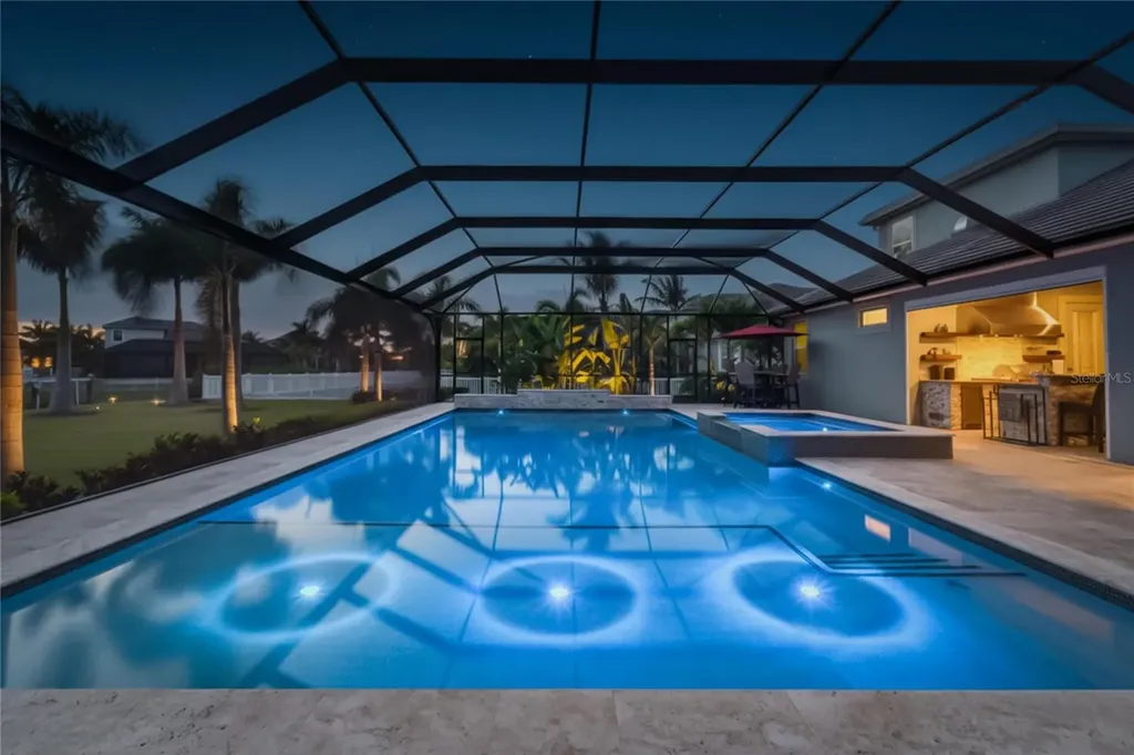 851 Manns Harbor Drive Apollo Beach FL 33572