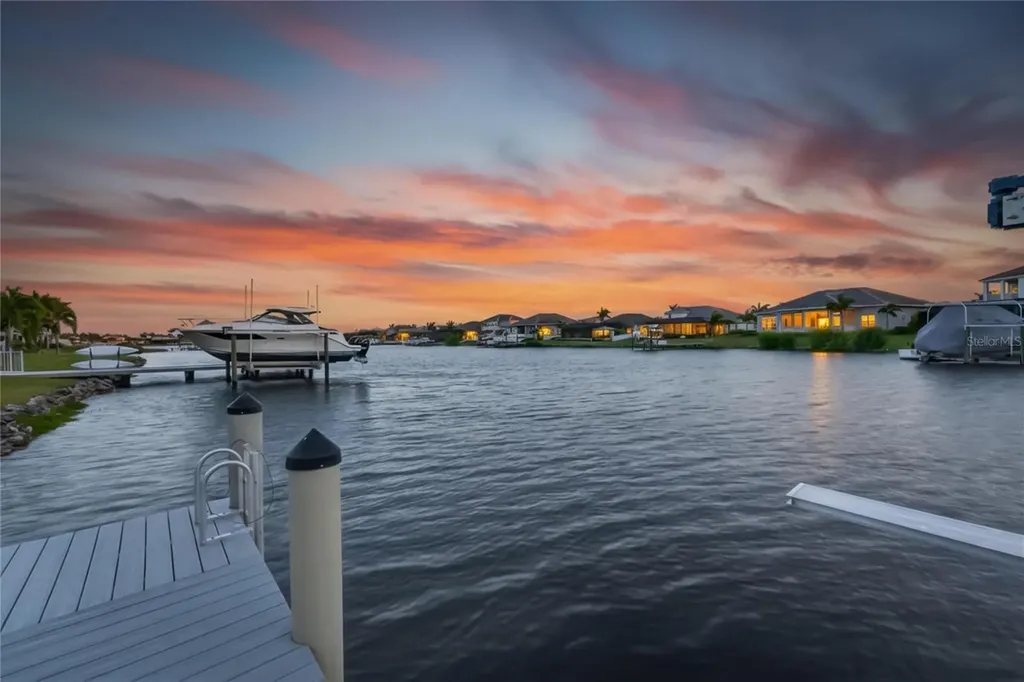 851 Manns Harbor Drive Apollo Beach FL 33572