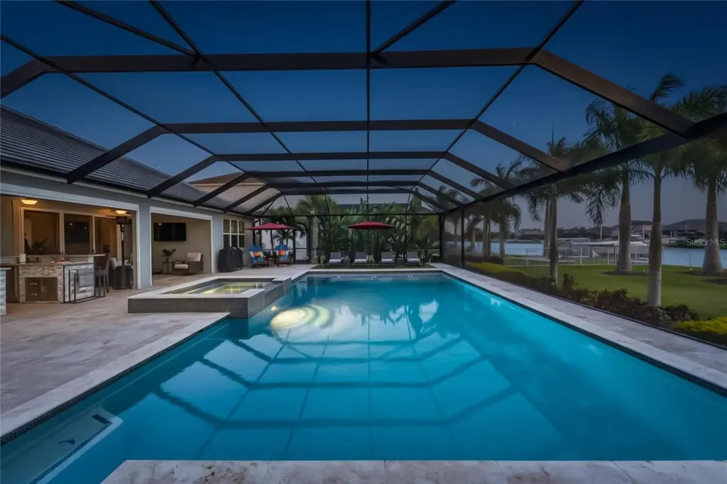 851 Manns Harbor Drive Apollo Beach FL 33572