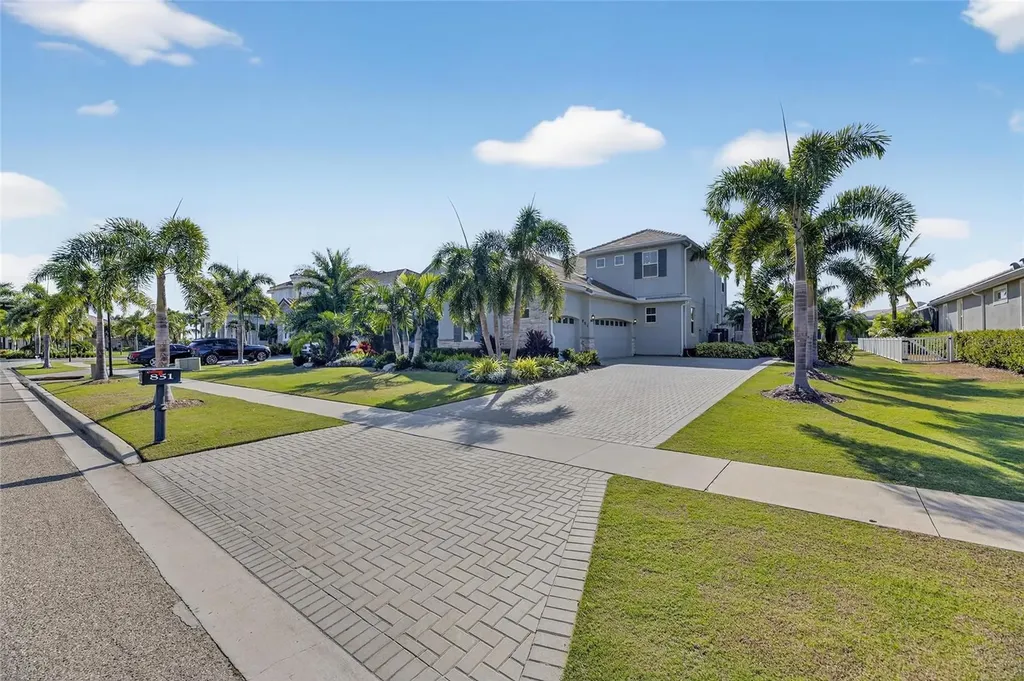 851 Manns Harbor Drive Apollo Beach FL 33572