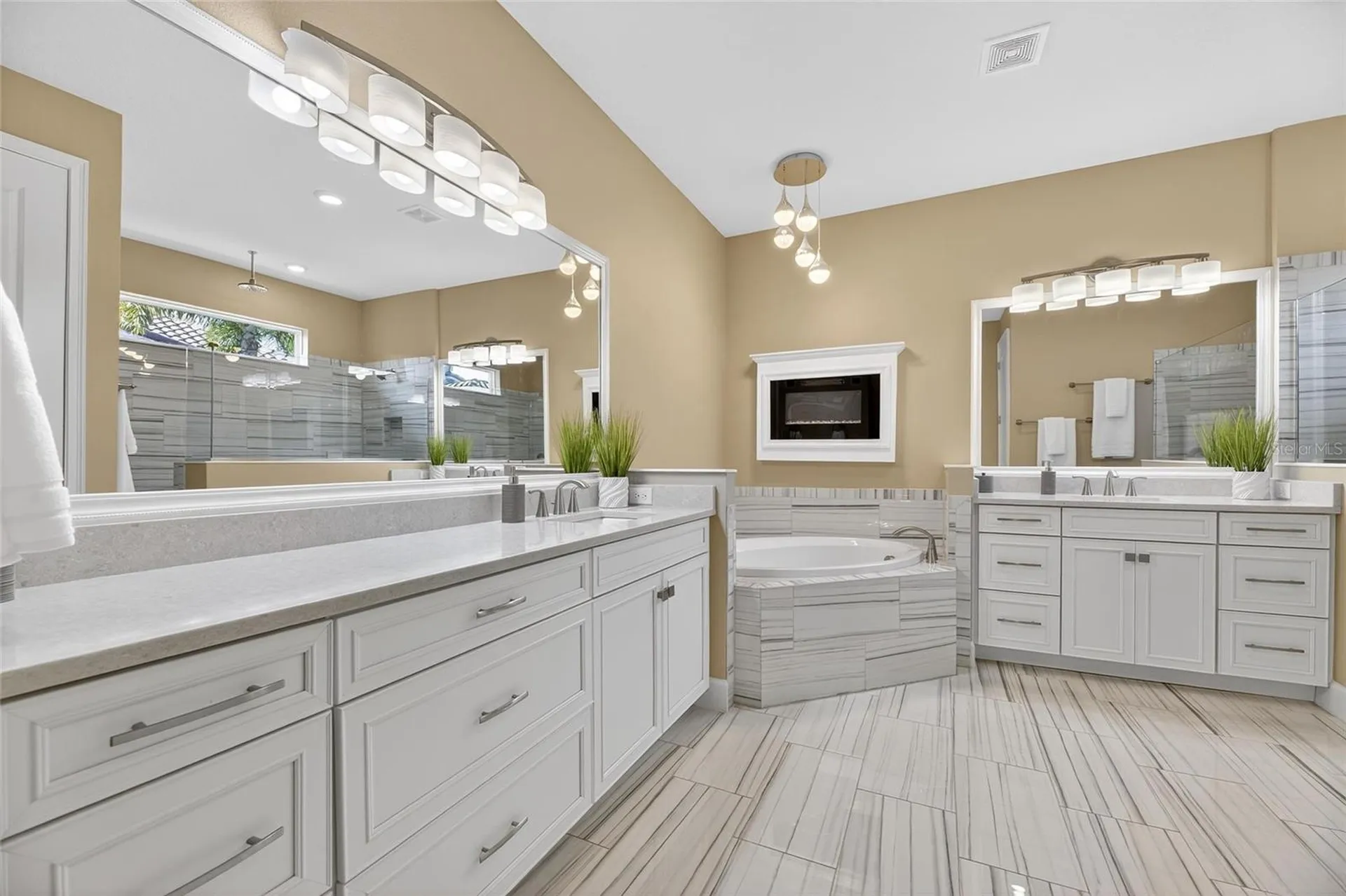 851 Manns Harbor Drive Apollo Beach FL 33572