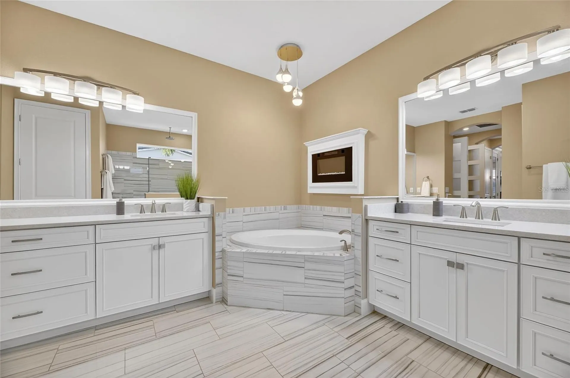 851 Manns Harbor Drive Apollo Beach FL 33572