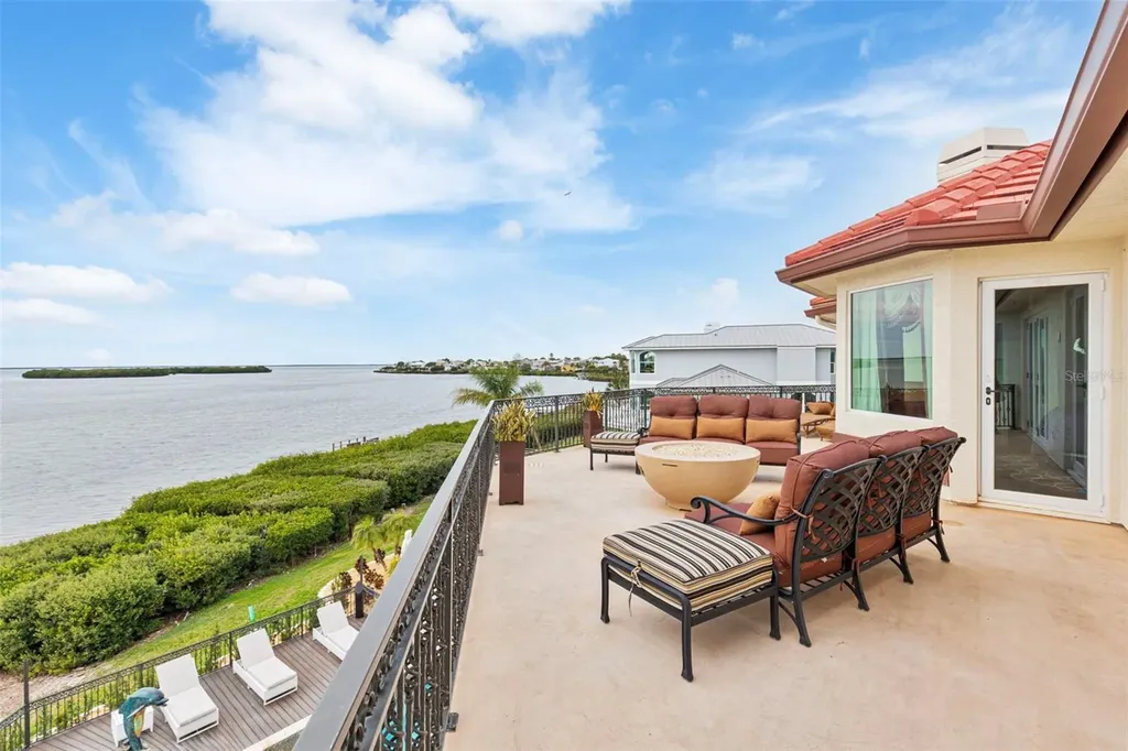 2115 Alexis Court Tarpon Springs FL 34689