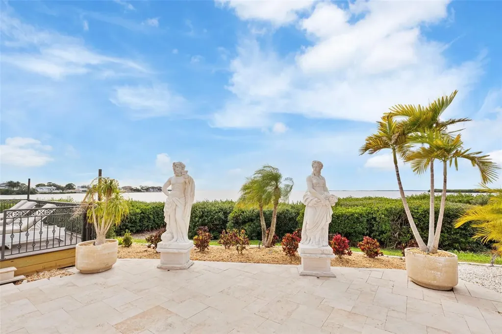 2115 Alexis Court Tarpon Springs FL 34689