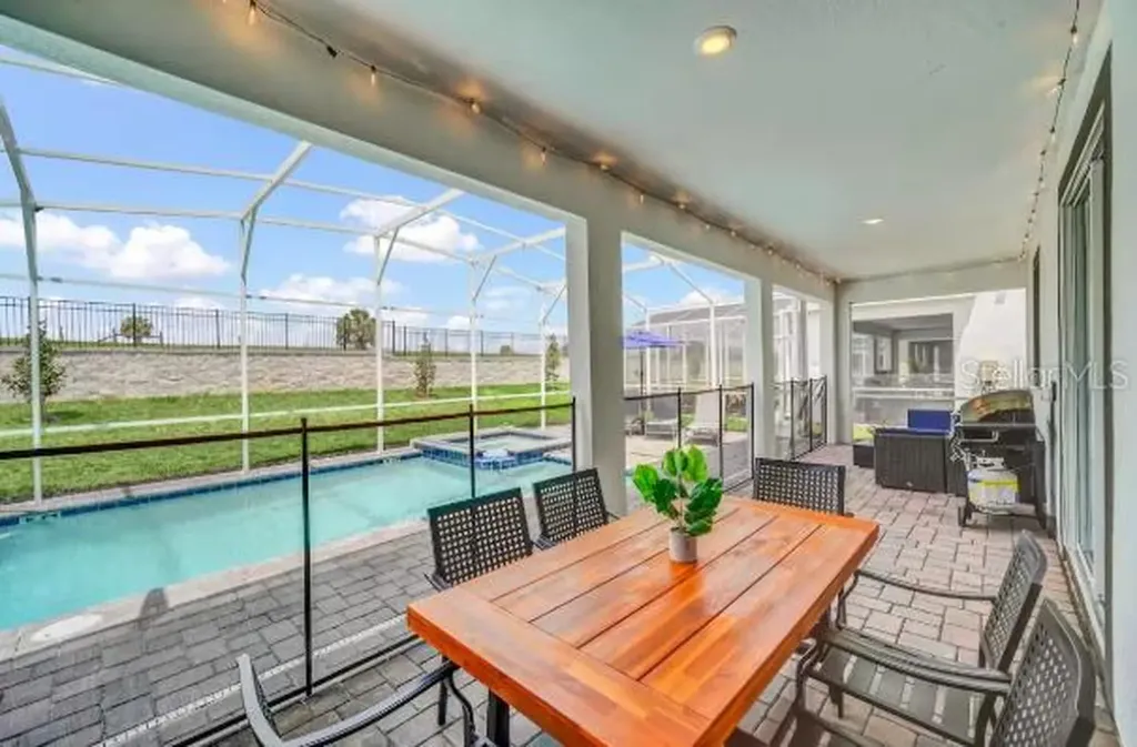 9092 Sommerset Hills Drive Davenport FL 33896