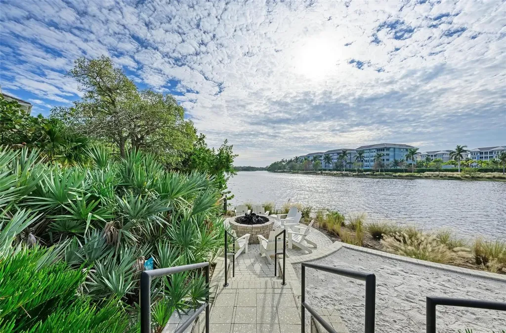 330 Compass Point Drive Bradenton FL 34209