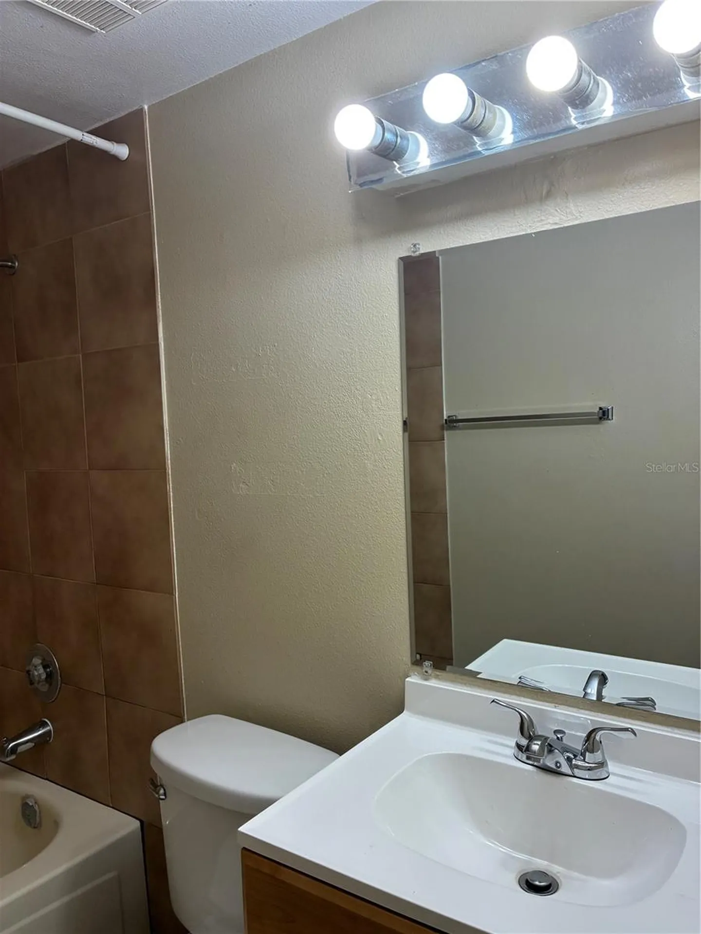 7193 E Bank Drive Tampa FL 33617