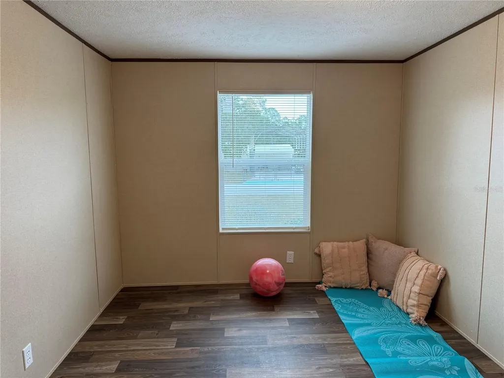 18472 SE 58th Place Ocklawaha FL 32179