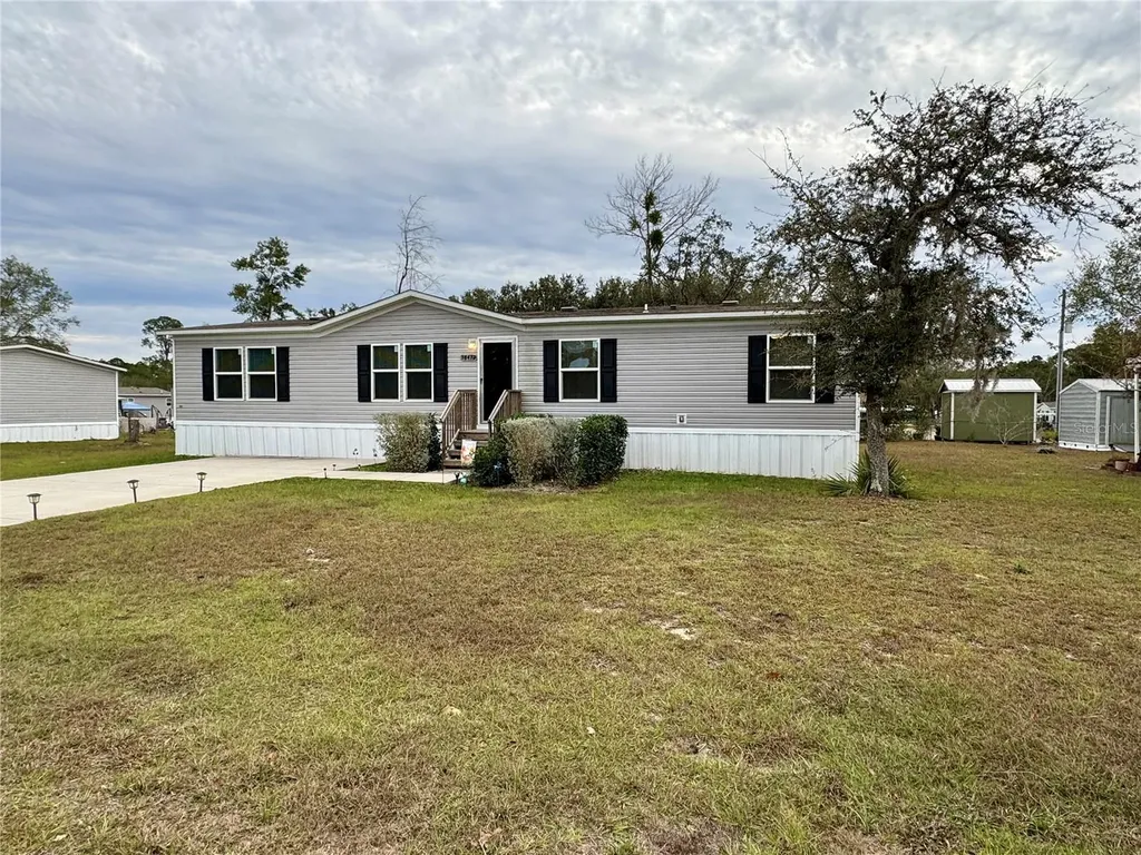 18472 SE 58th Place Ocklawaha FL 32179