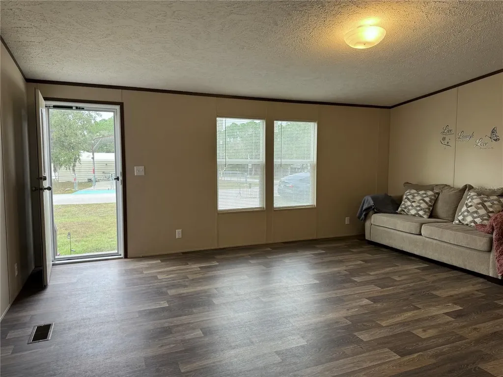 18472 SE 58th Place Ocklawaha FL 32179