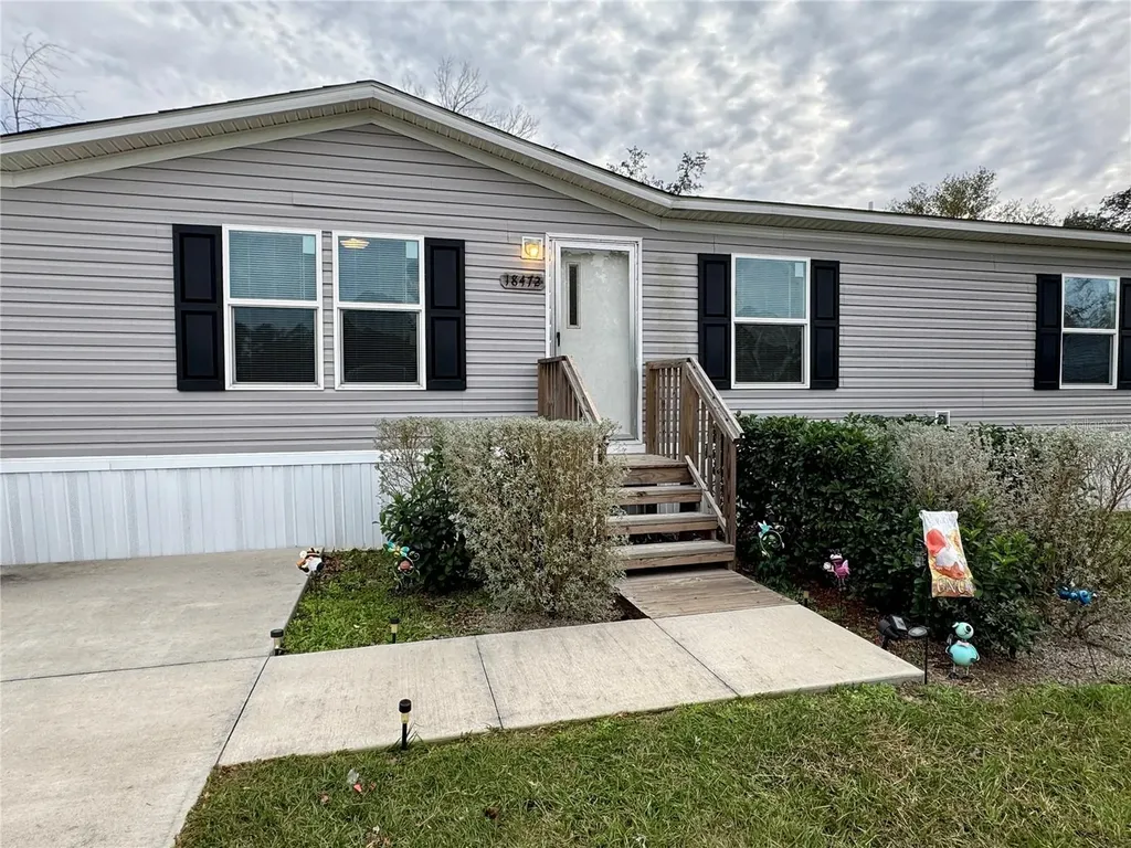 18472 SE 58th Place Ocklawaha FL 32179