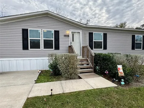 18472 SE 58th Place Ocklawaha FL 32179