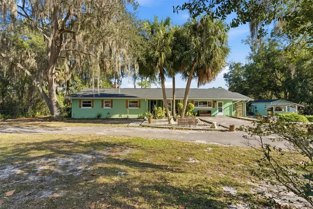 26310 Fishermans Road Paisley FL 32767