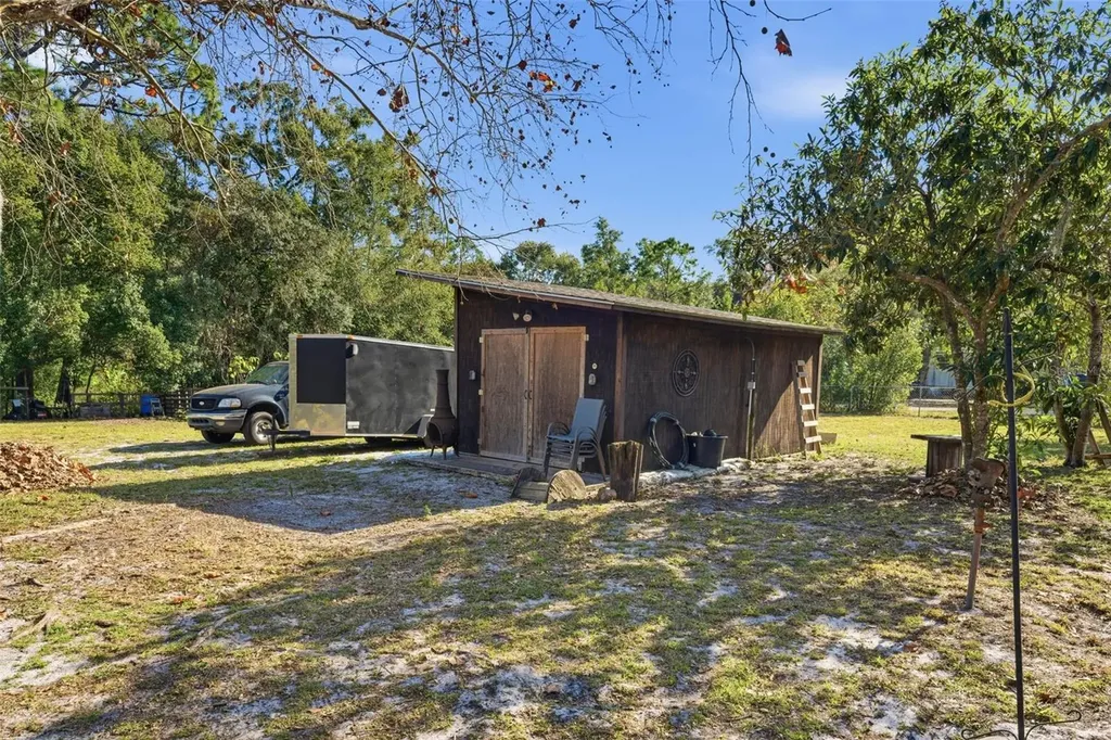 26310 Fishermans Road Paisley FL 32767