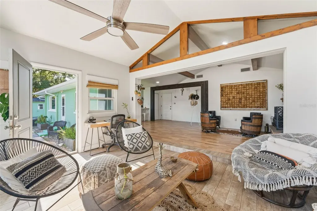 26310 Fishermans Road Paisley FL 32767