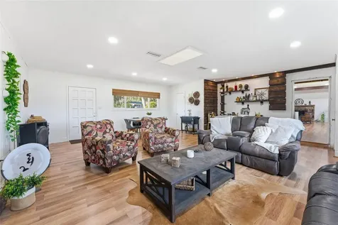 26310 Fishermans Road Paisley FL 32767