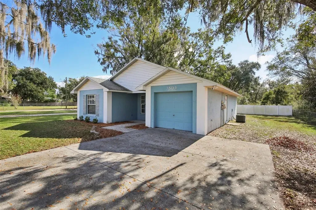 3501 W Reynolds Street Plant City FL 33563