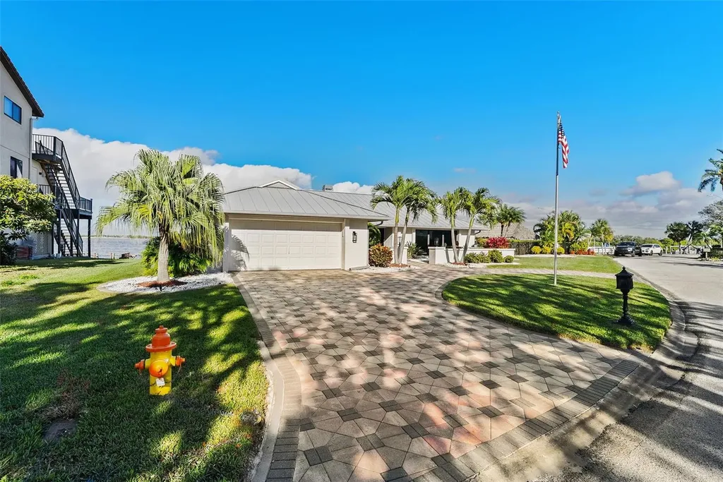 5791 Westshore Drive New Port Richey FL 34652