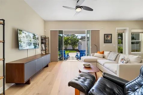 2576 Wood Street Sarasota FL 34237