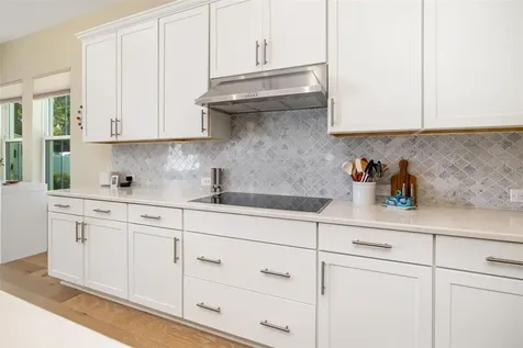 2576 Wood Street Sarasota FL 34237