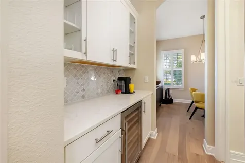 2576 Wood Street Sarasota FL 34237