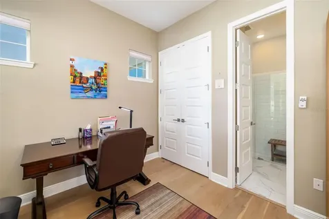 2576 Wood Street Sarasota FL 34237