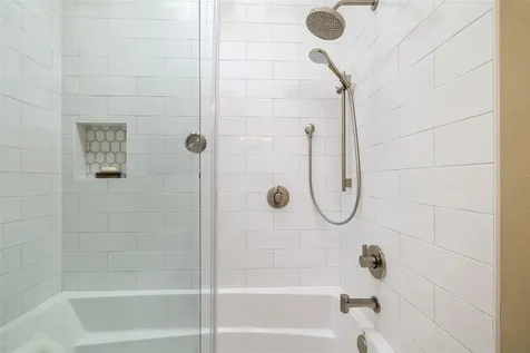 2576 Wood Street Sarasota FL 34237