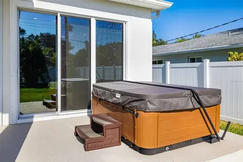 2576 Wood Street Sarasota FL 34237