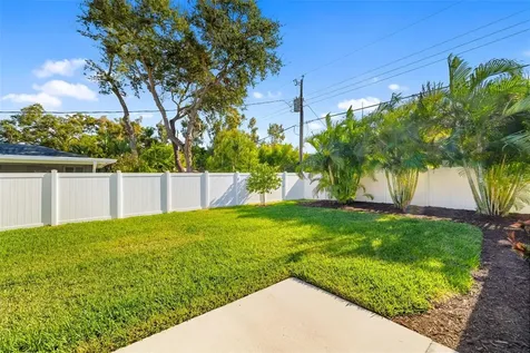 2576 Wood Street Sarasota FL 34237