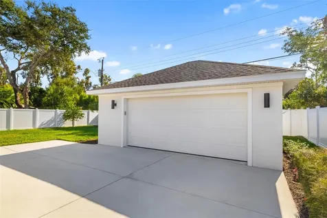 2576 Wood Street Sarasota FL 34237