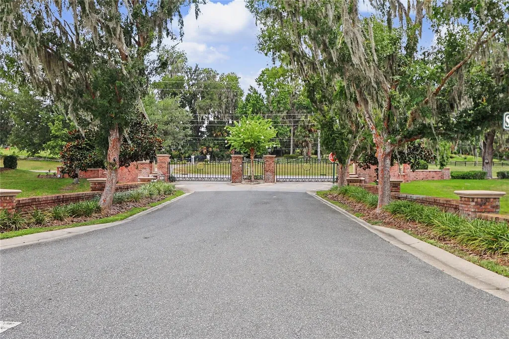 1020 SW 32nd Lane Ocala FL 34471