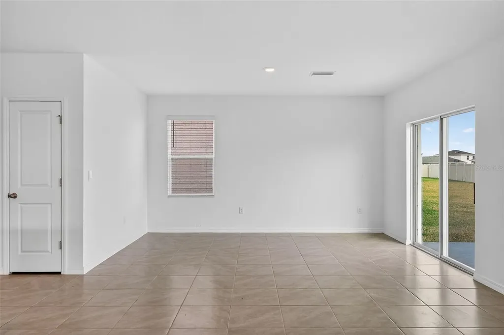 3842 Sunny Spring Street Plant City FL 33565